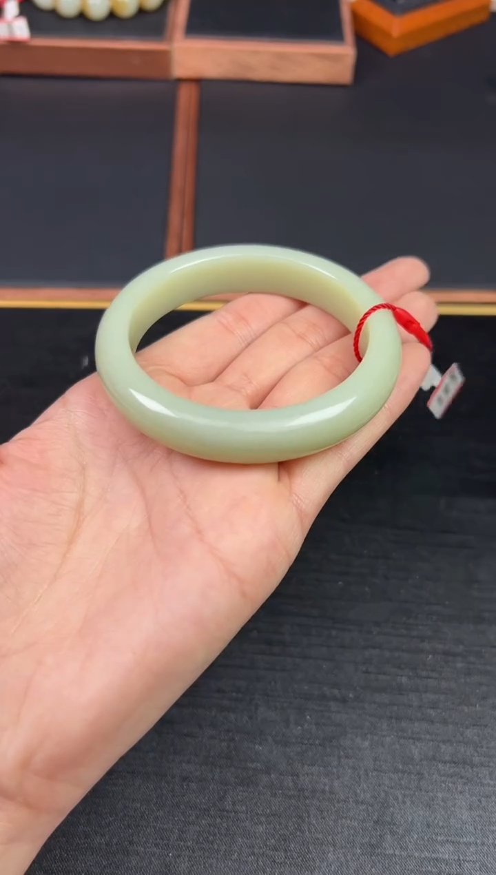 【闪购商品】和田玉手镯未镶嵌且末微色差迪克兰58