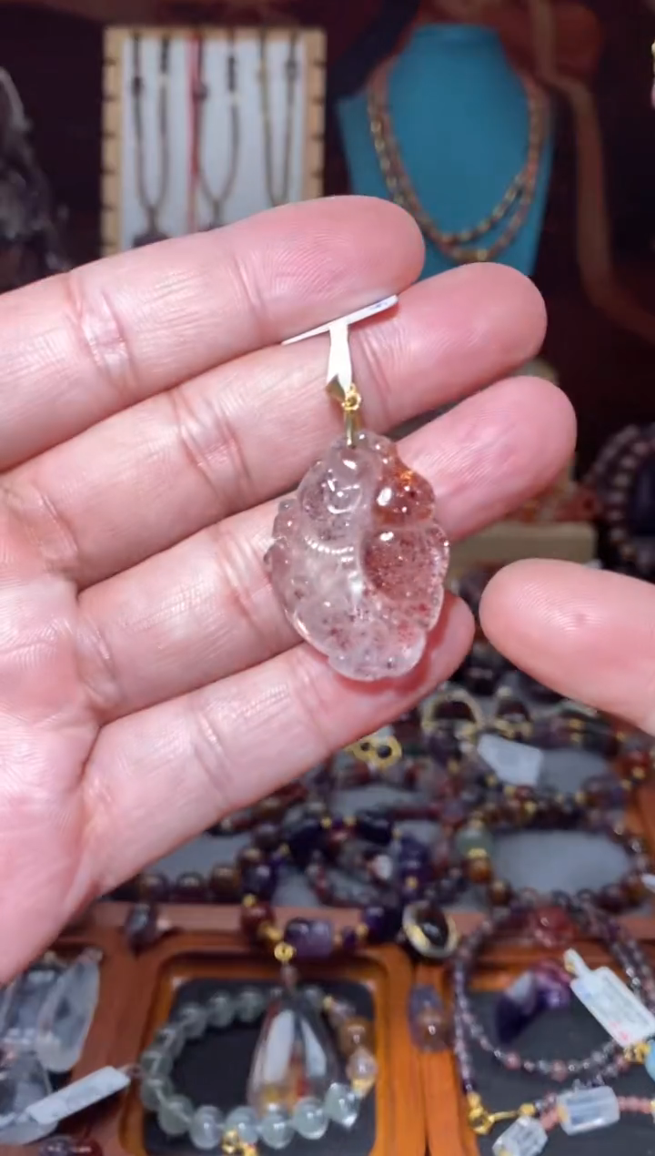 【闪购商品】水晶吊坠未镶嵌金草莓