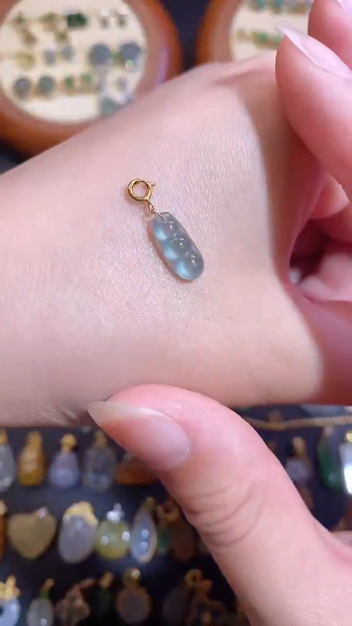 翡翠18K金镶嵌颈饰天然A货翡翠