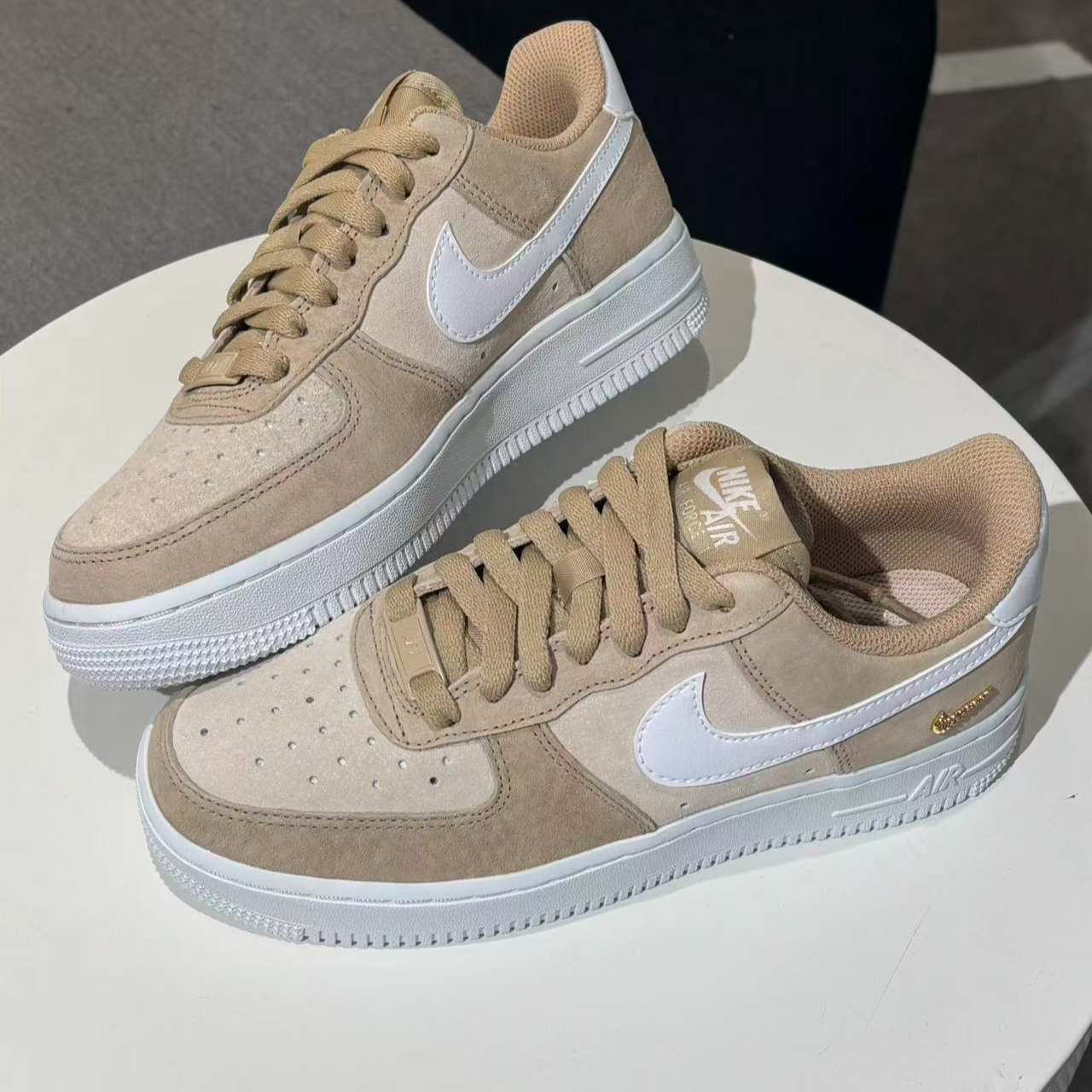 NIKE/耐克新年限定奶棕色AIR FORCE 1空军一号百搭 IQ9964-200