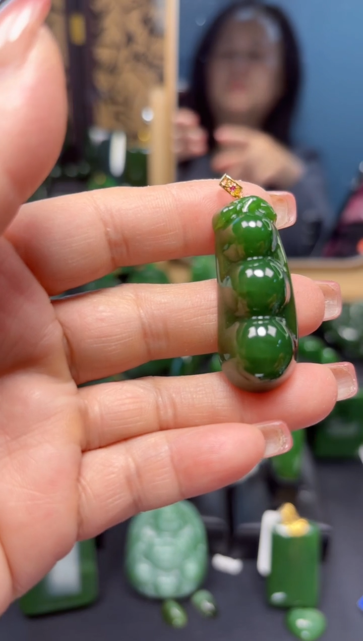 【闪购商品】和田玉（碧玉）吊坠(赠链)18K金镶嵌1