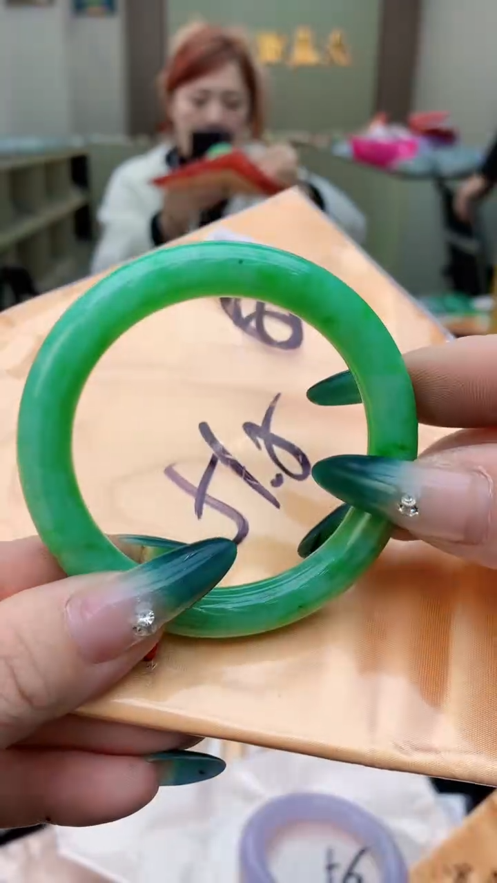 【闪购商品】翡翠手镯未镶嵌0464545345