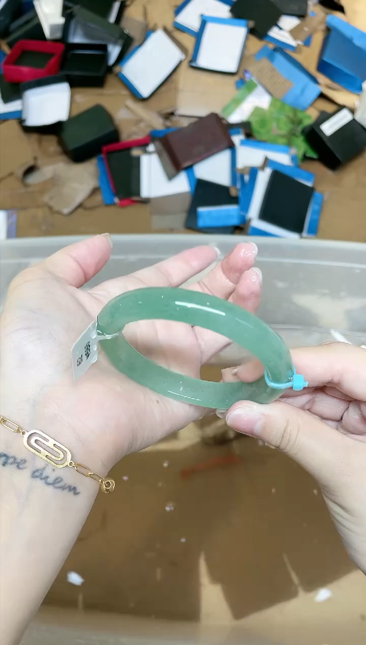 石英质玉手镯未镶嵌185-62