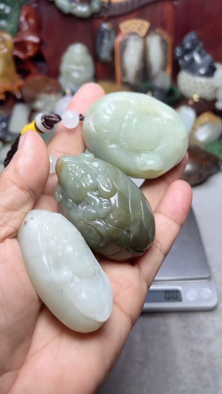 【闪购商品】和田玉把件未镶嵌3有裂  有毛病