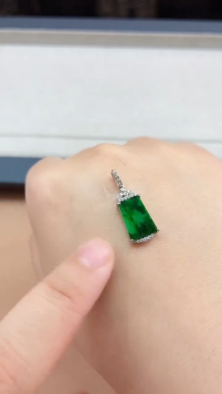 【闪购商品】翡翠颈饰银S925镶嵌无事牌