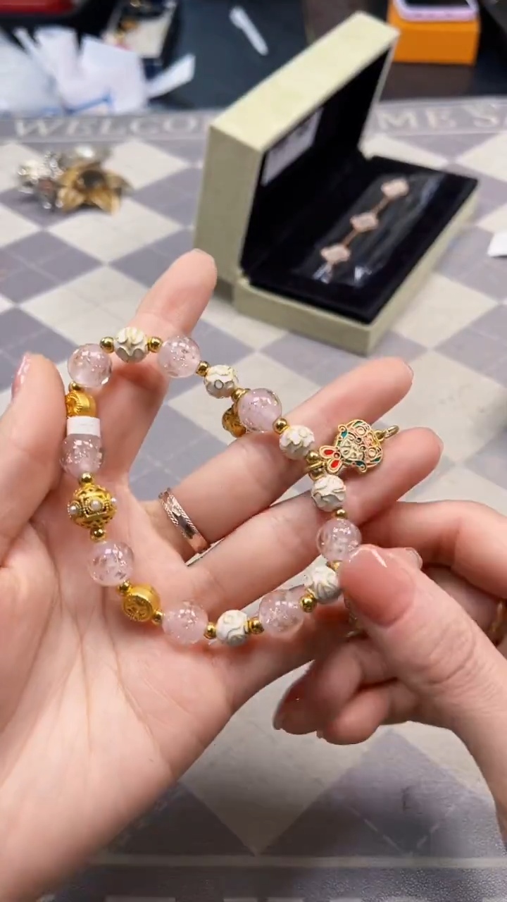 非金属无如图所示时尚饰品