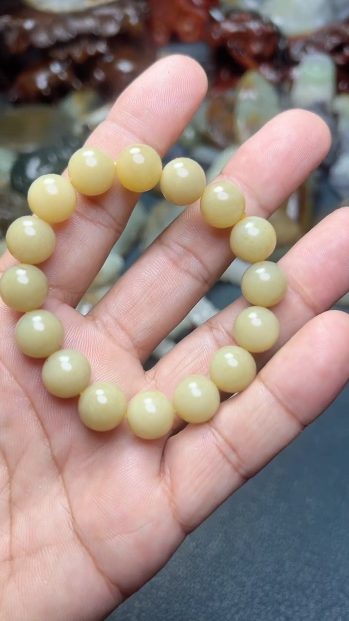 和田玉未镶嵌把件-