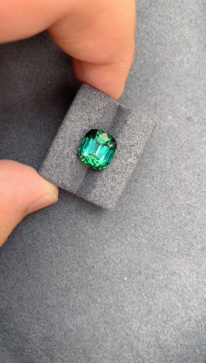 【闪购商品】碧玺裸石未镶嵌5.4ct绿碧玺