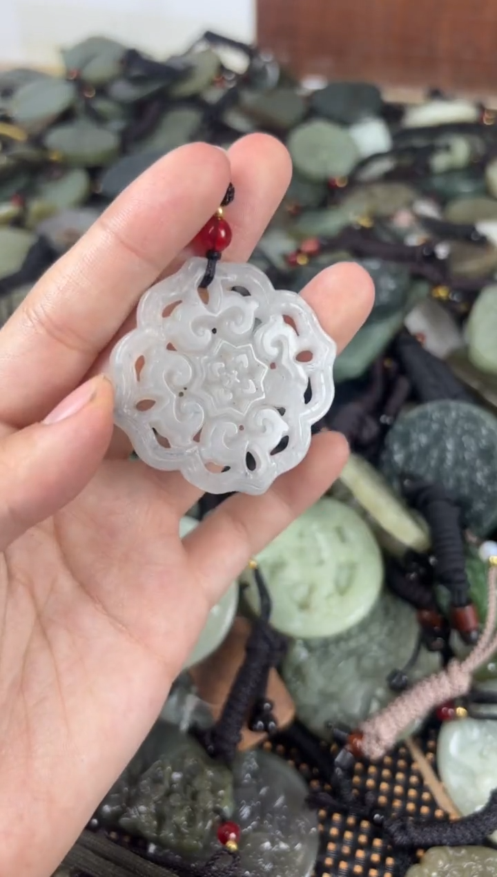 【闪购商品】和田玉颈饰未镶嵌1