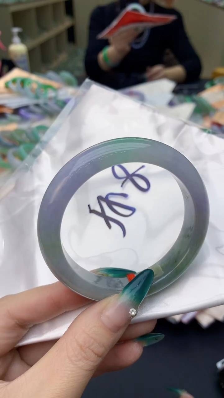 【闪购商品】翡翠手镯未镶嵌1068672576