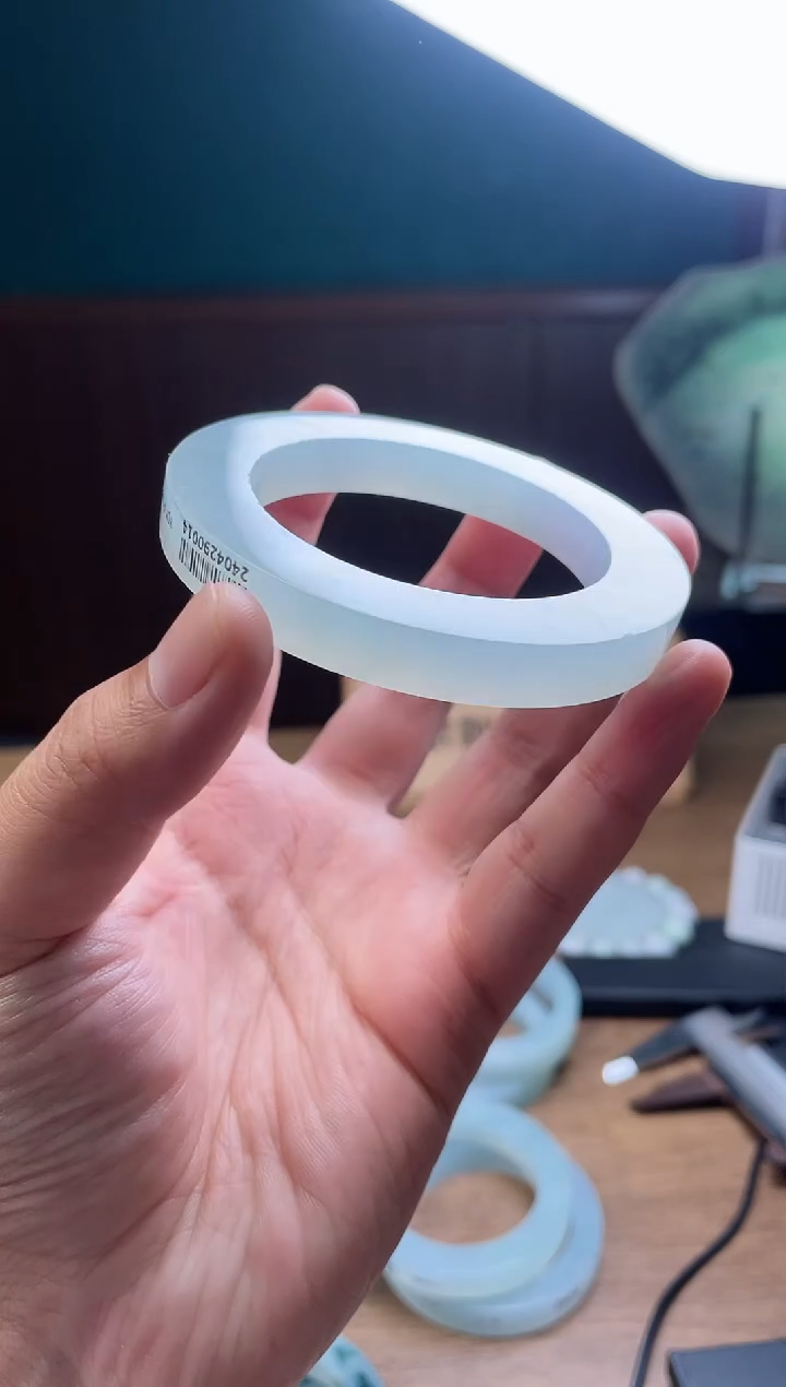【闪购商品】定制翡翠手镯未镶嵌定制
