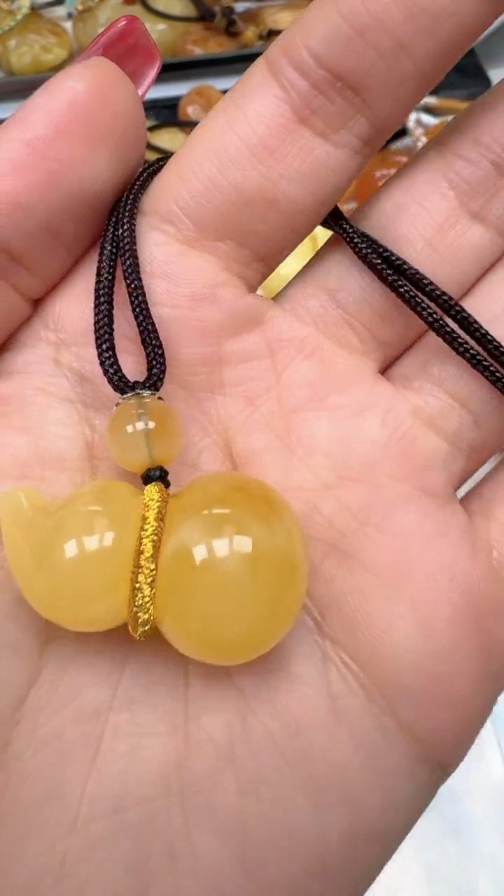 裸石琥珀未镶嵌如图