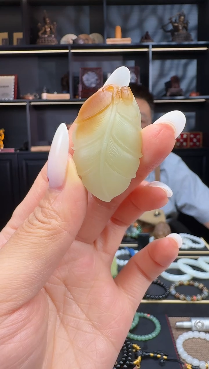 和田玉未镶嵌颈饰K****n叶子挂件