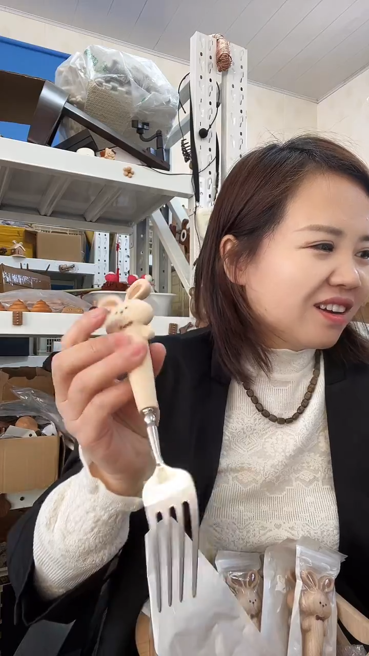 木长柄勺子白色兔子 