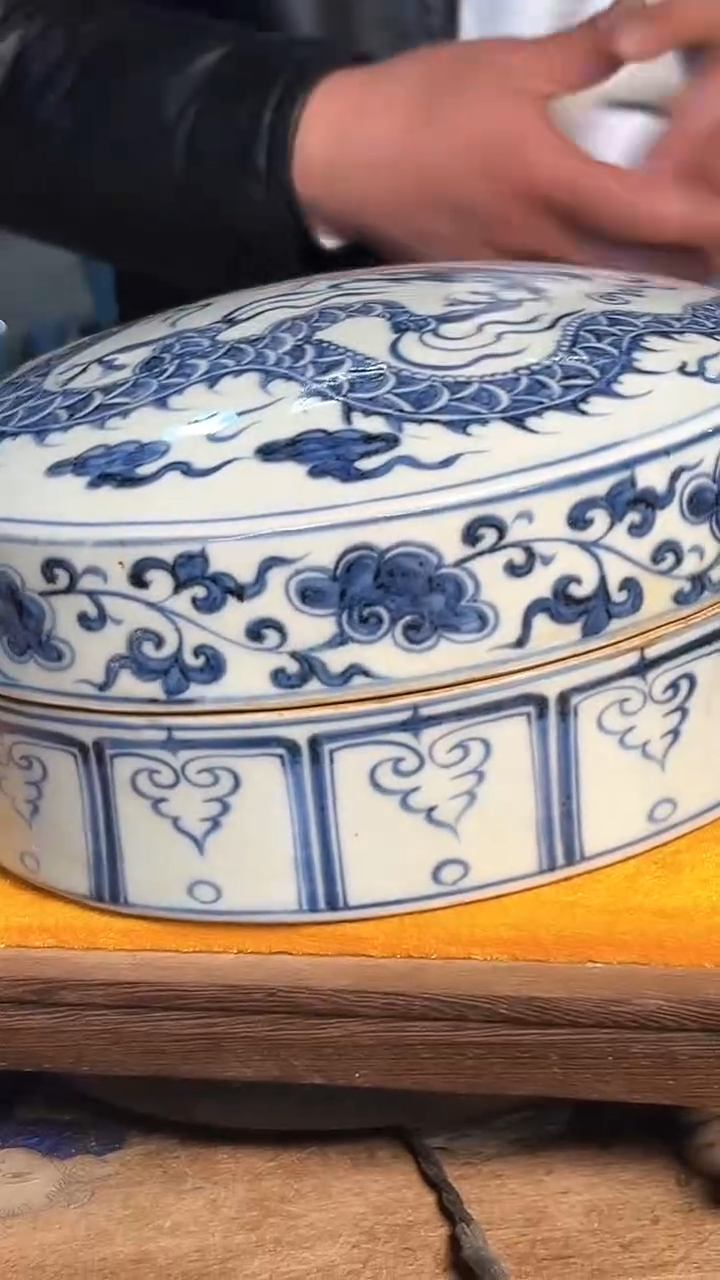 【闪购商品】瓷片34F现代工艺品一个