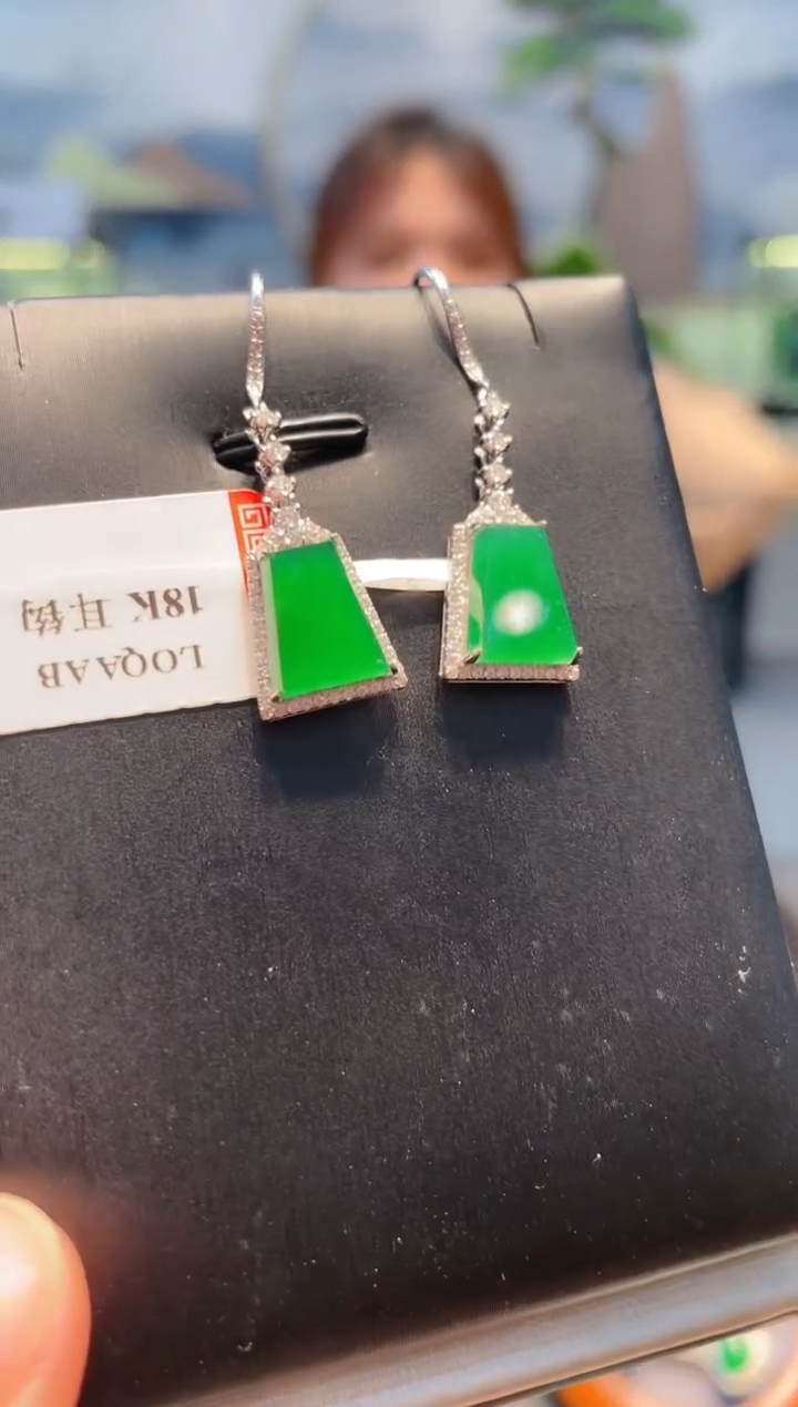 【闪购商品】翡翠颈饰18K金镶嵌A47耳钩