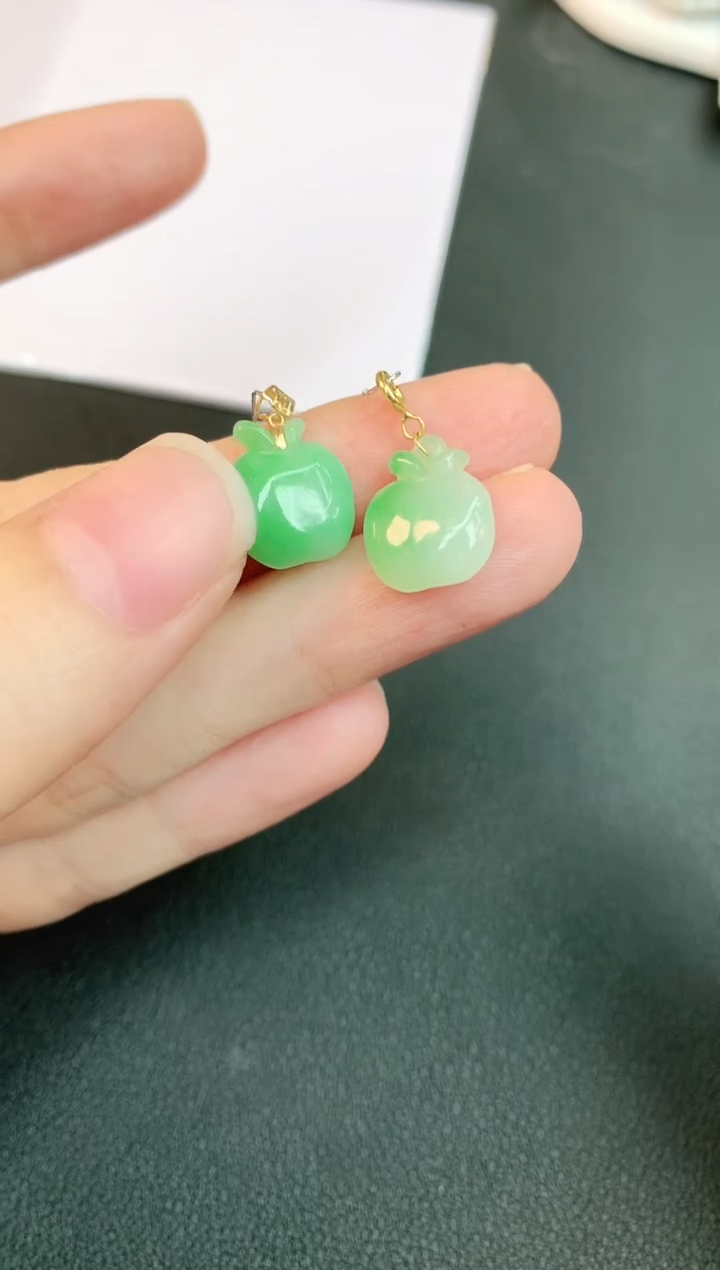 【闪购商品】翡翠颈饰18K金镶嵌赠礼盒证书 多样性发货发其一 小君