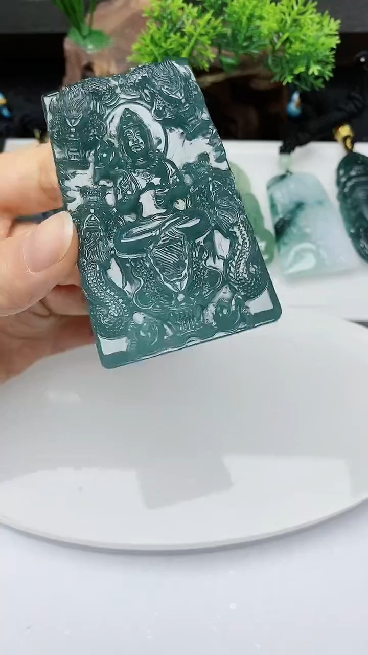 【闪购商品】翡翠颈饰未镶嵌
