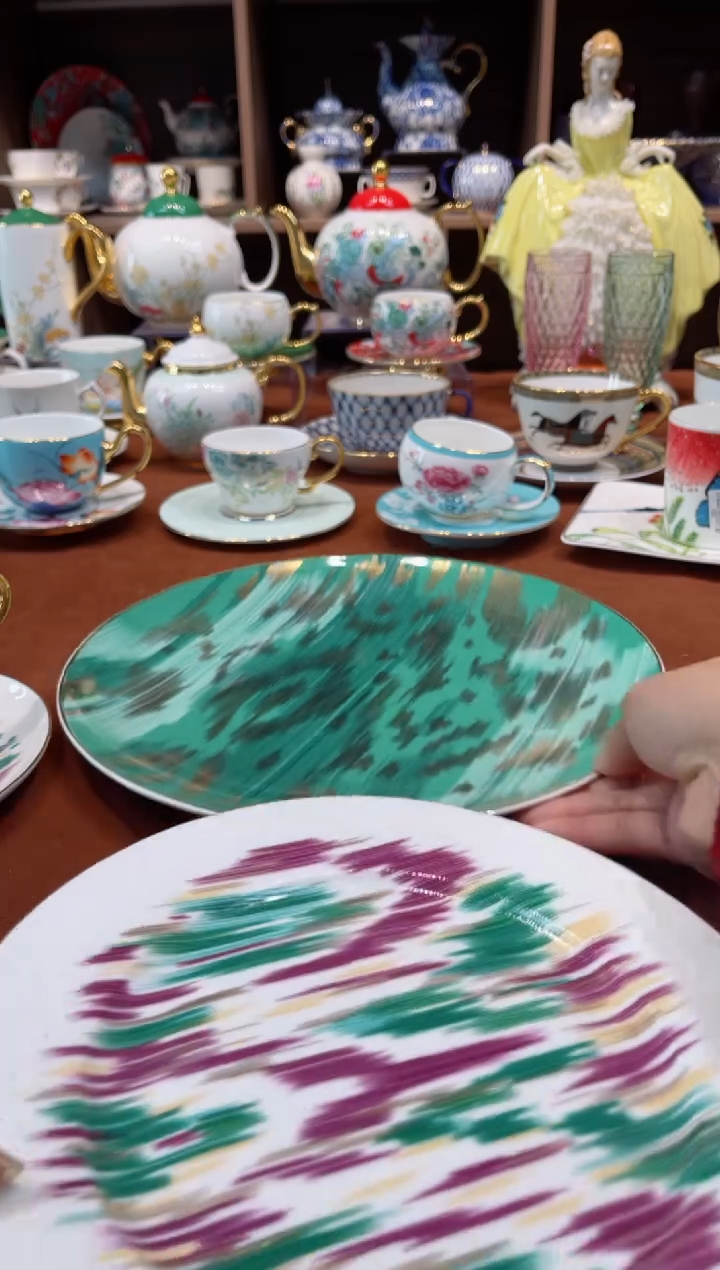 【闪购商品】瓷片伊卡大小盘········