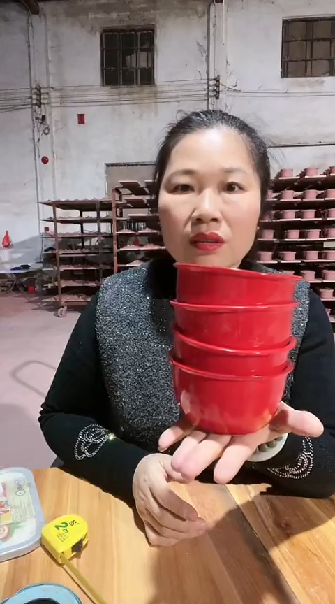 陶瑕疵红色碗八个