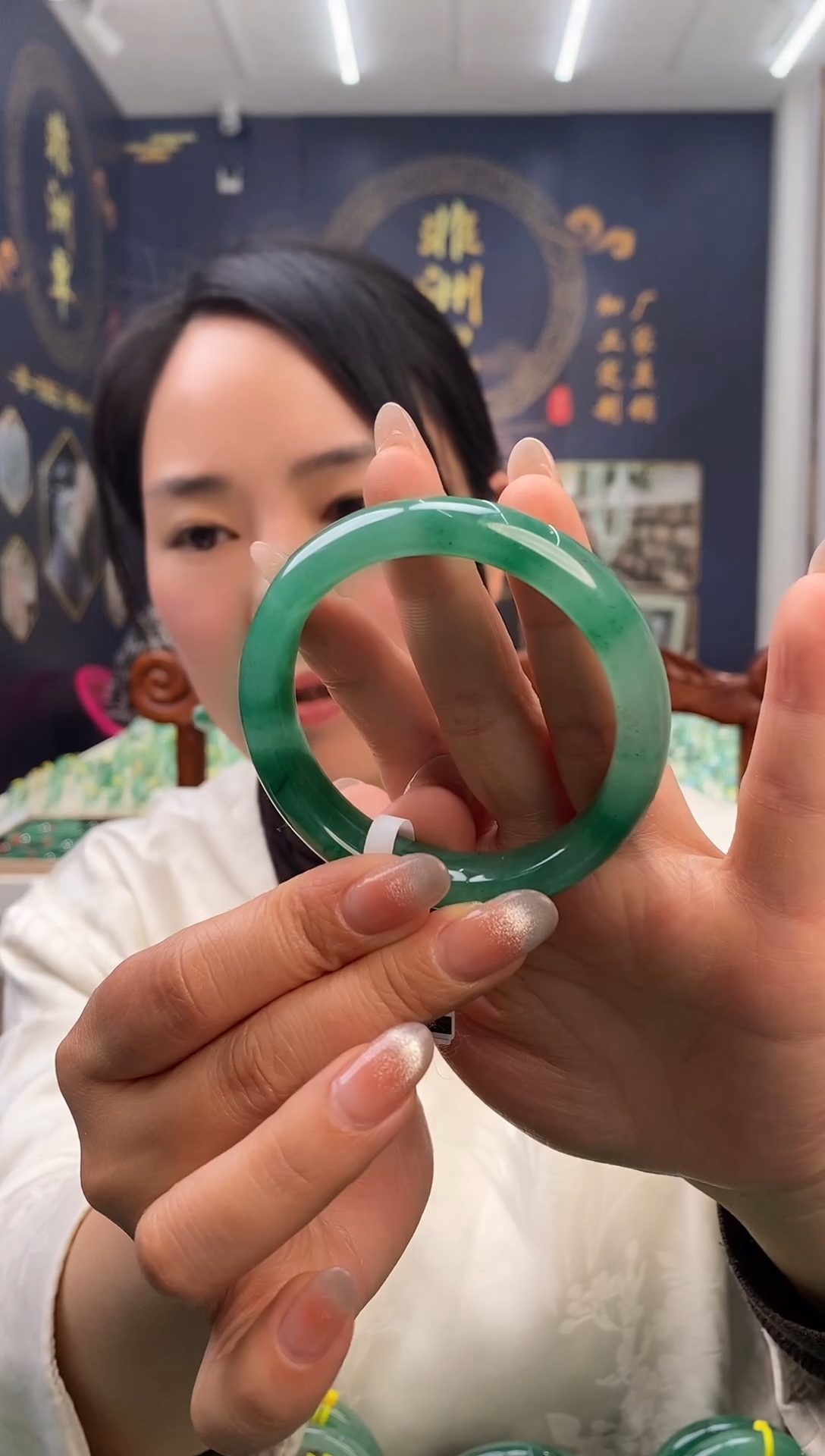 【闪购商品】石英质玉手镯未镶嵌天然非洲翠高冰手镯014