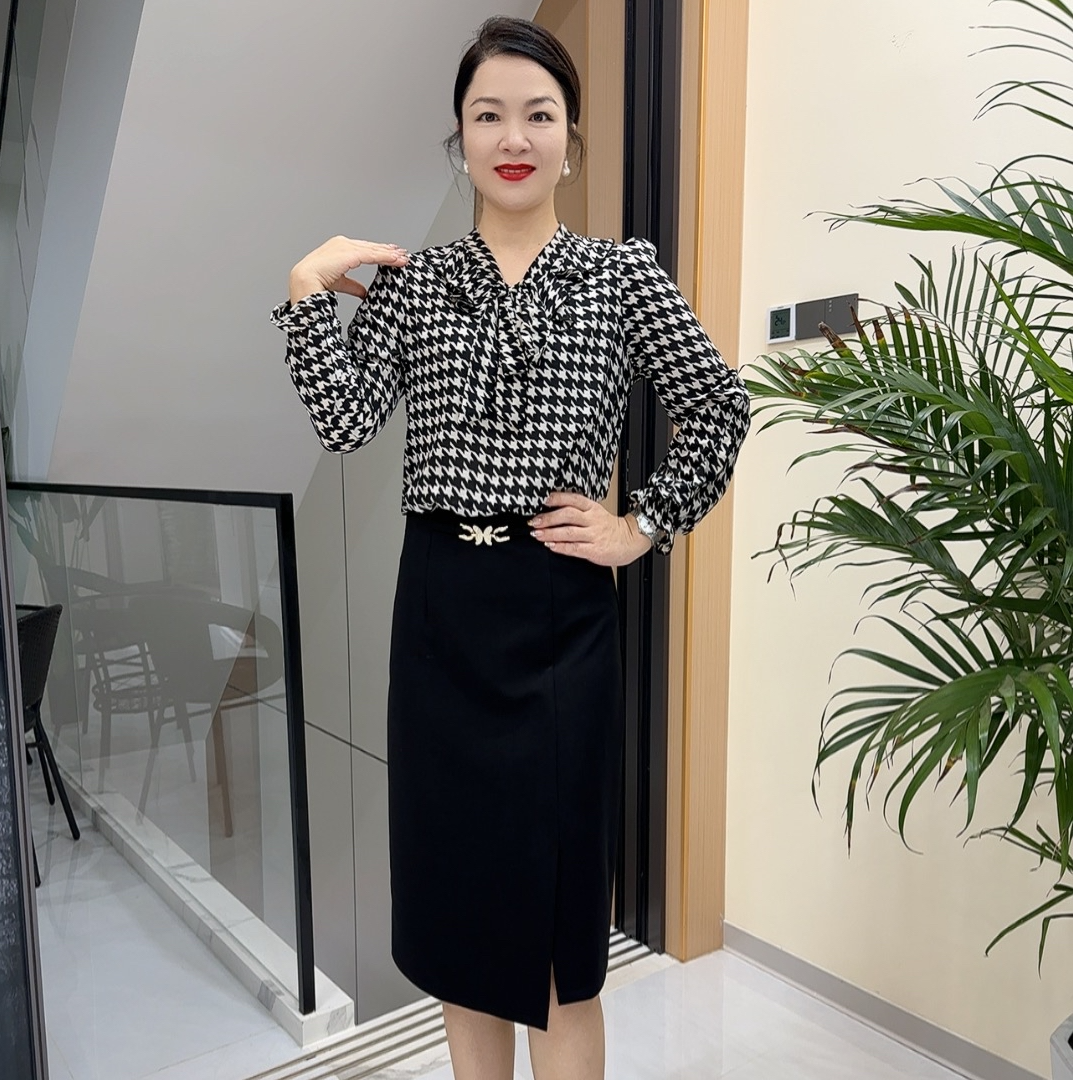 H25a08早秋新款时尚修身显瘦遮肉飘带中长款假两件拼接女士连衣裙