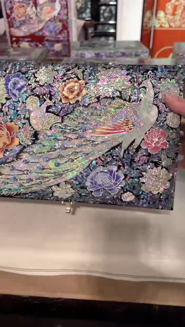 鱼锁绒布底·弘贝雅螺钿漆器文化馆