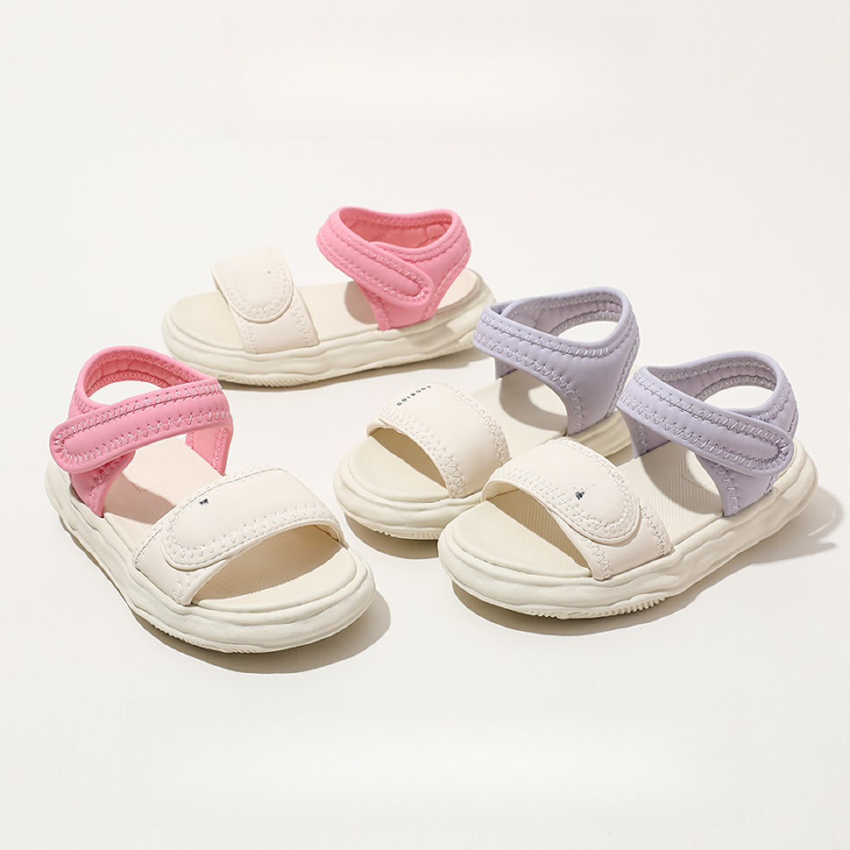 8831儿童童鞋夏季新款女童轻便沙滩鞋软底时尚露趾凉鞋