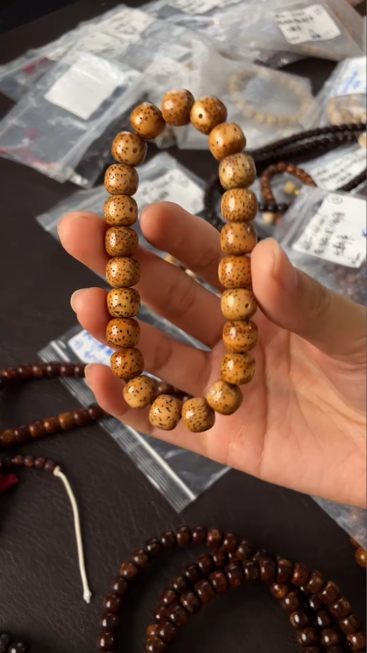 星月菩提手串精工级浅珀桶珠10*9手串