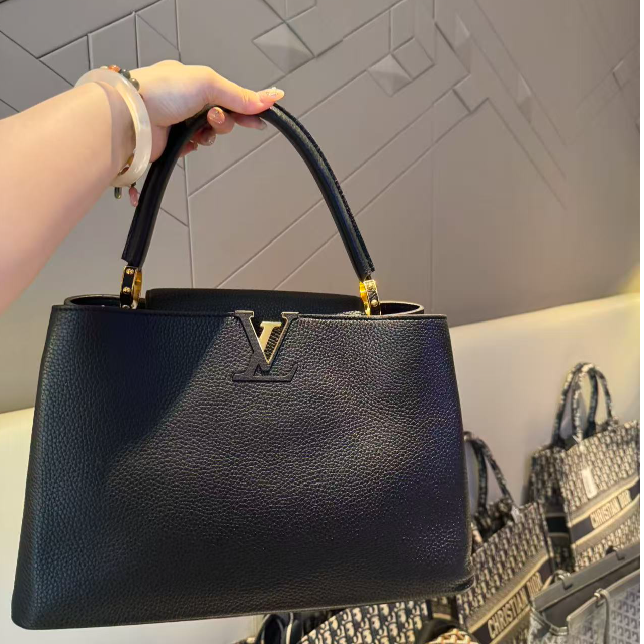 99新 LouisVuitton/路易威登 CAPUCINES黑大号/亲妈寄卖/158392