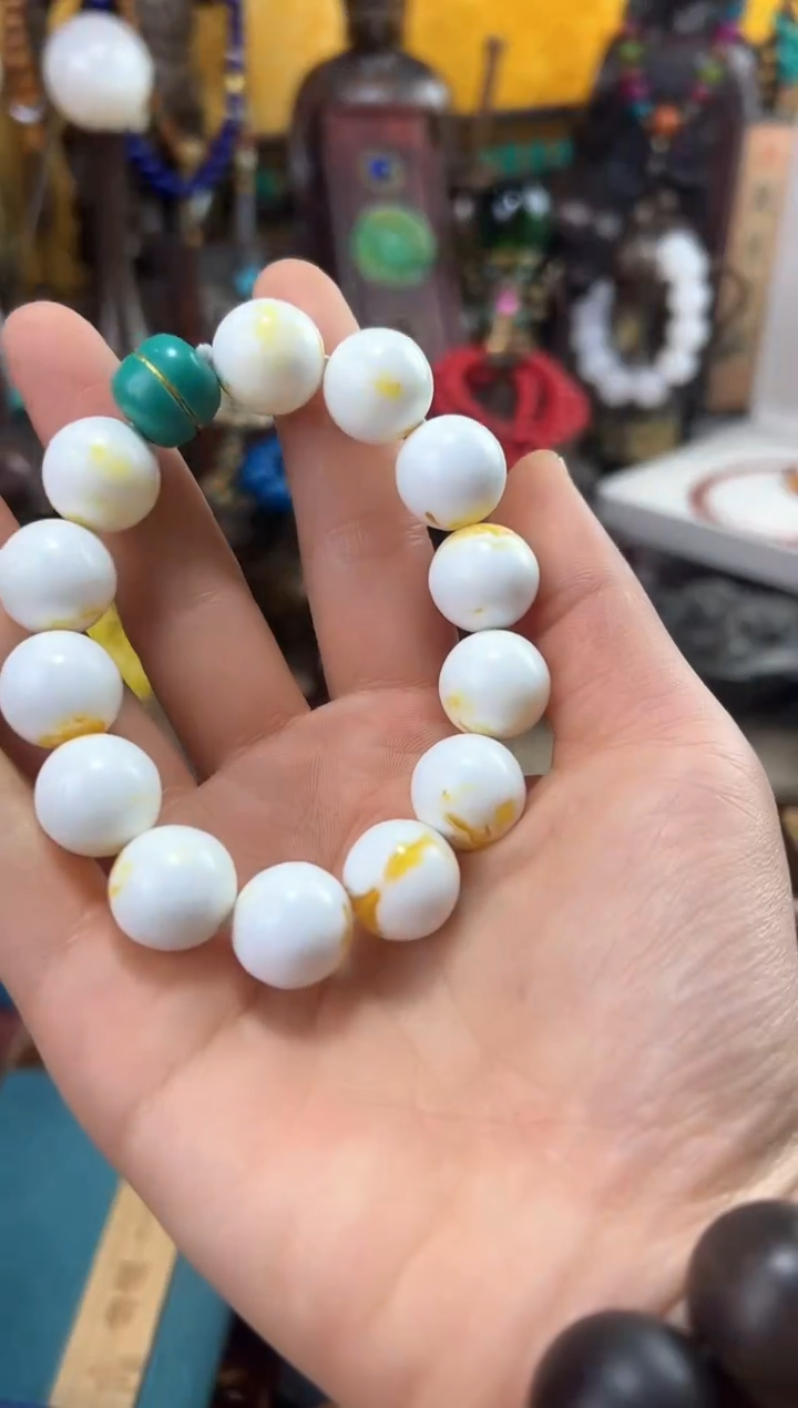 【闪购商品】蜜蜡颈饰未镶嵌猪妹精品专属链接