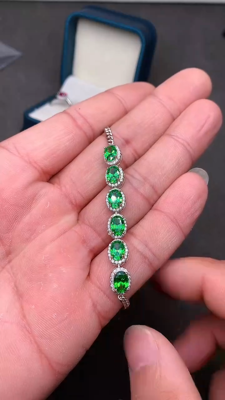 【闪购商品】石榴石（沙弗莱）手链银S925镶嵌·····