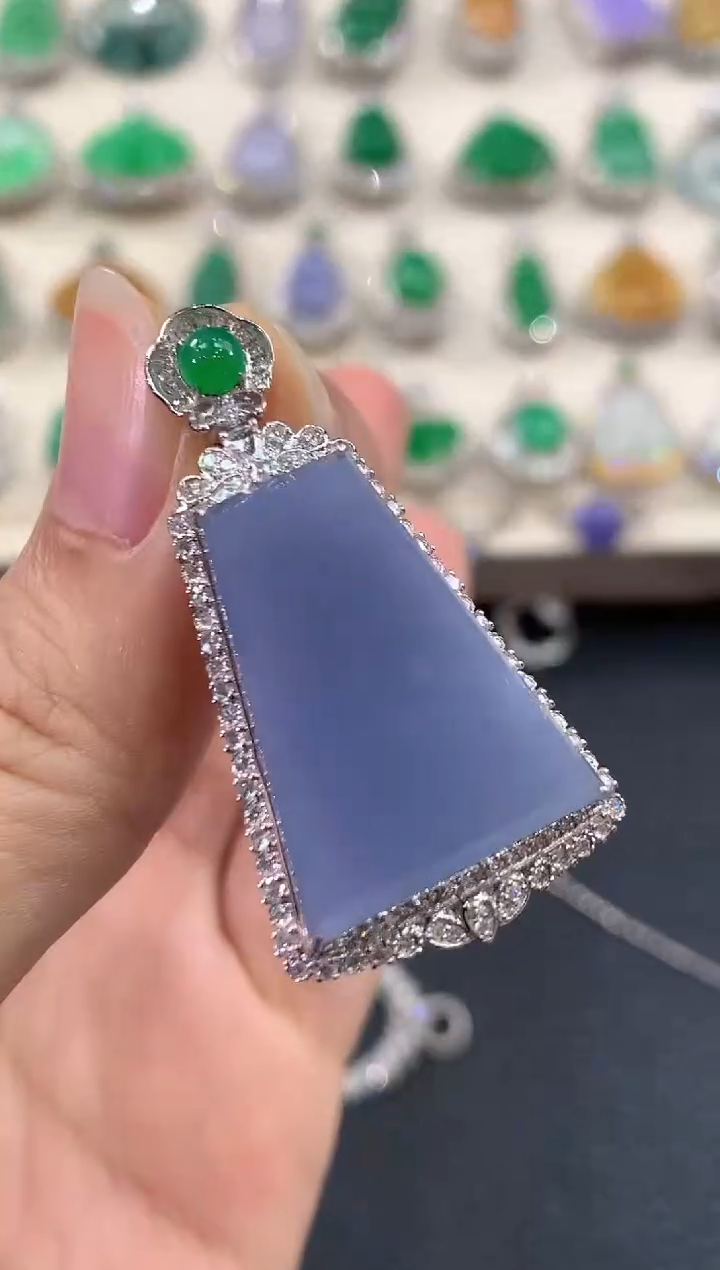 【闪购商品】翡翠吊坠(不含链)18K金镶嵌C76    有色差