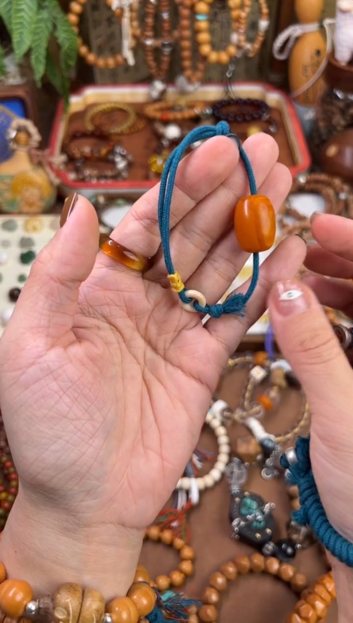 老蜡桶珠原创设计手绳