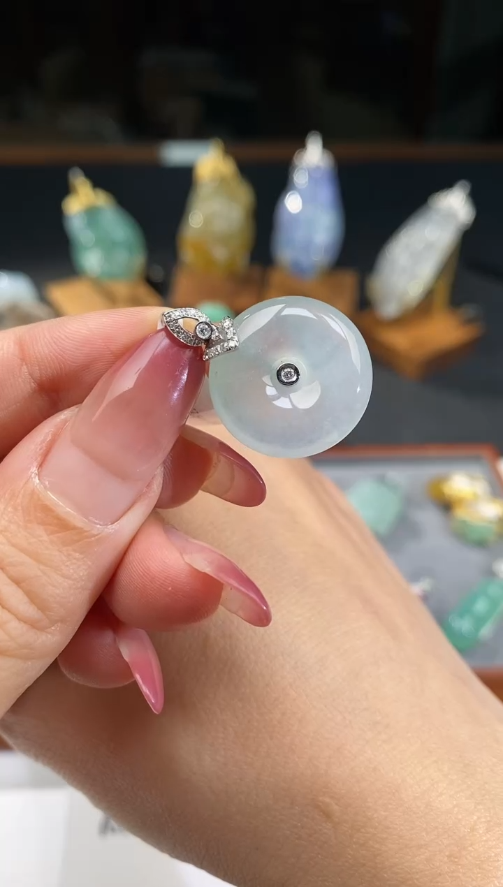 【闪购商品】翡翠颈饰18K金镶嵌扣子