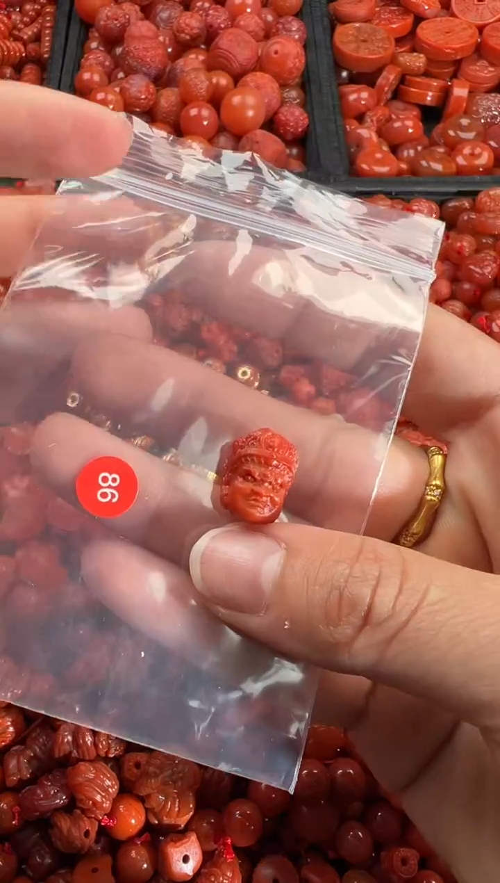 【闪购商品】南红玛瑙颈饰未镶嵌1