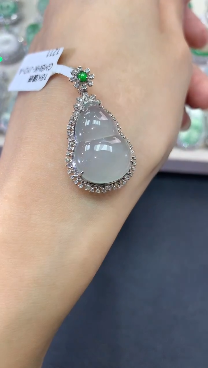 【闪购商品】翡翠吊坠(不含链)18K金镶嵌q10        