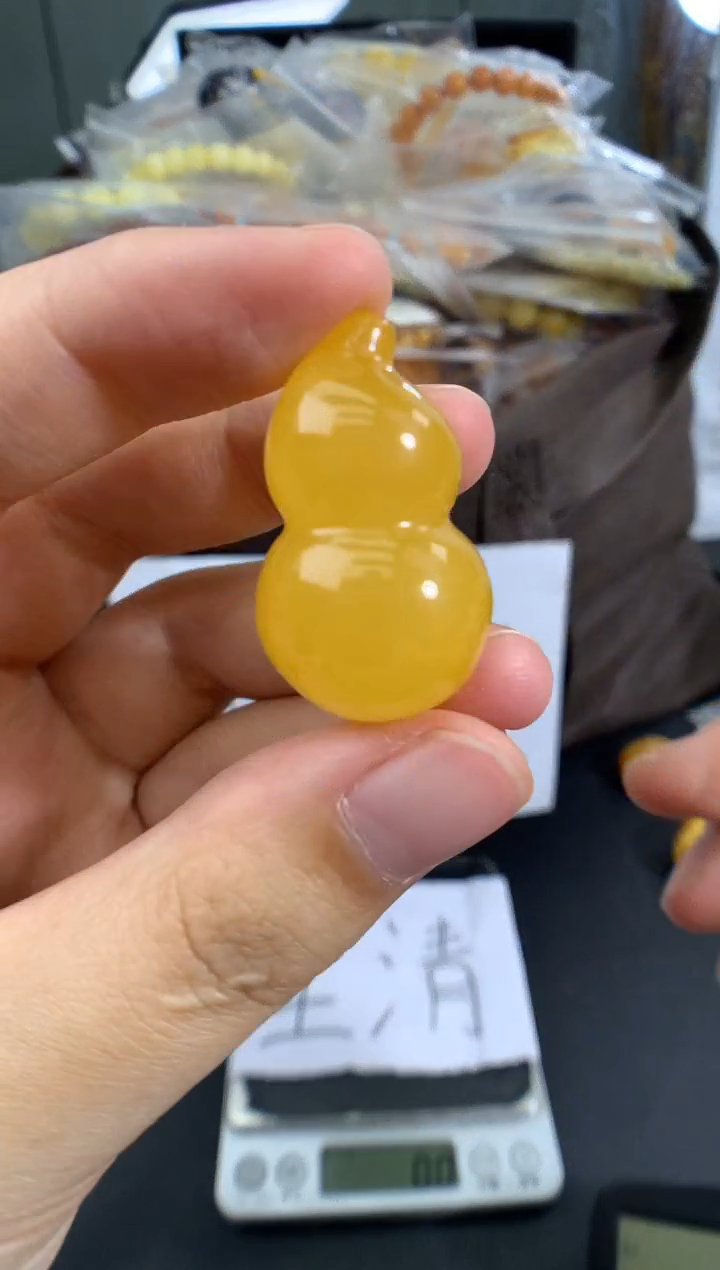 琥珀未镶嵌珠宝奇石1