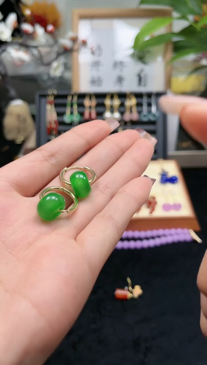 【闪购商品】石英质玉耳饰未镶嵌耳扣绿色