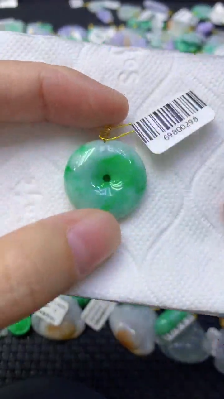 颈饰18K金镶嵌翡翠天然缅甸翡翠A货