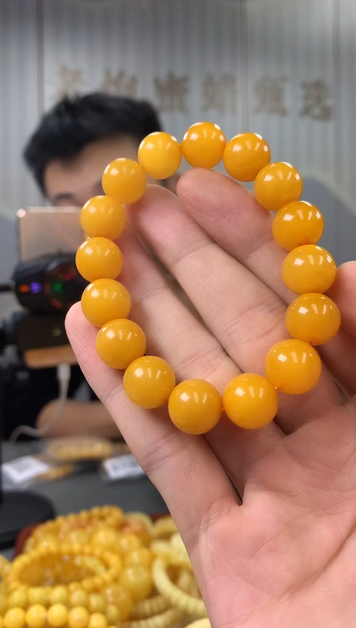 【闪购商品】琥珀裸石未镶嵌手串