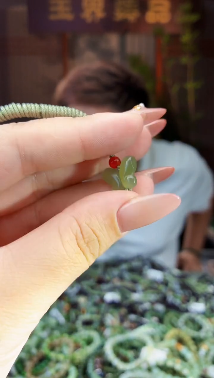 和田玉未镶嵌颈饰拍一发一