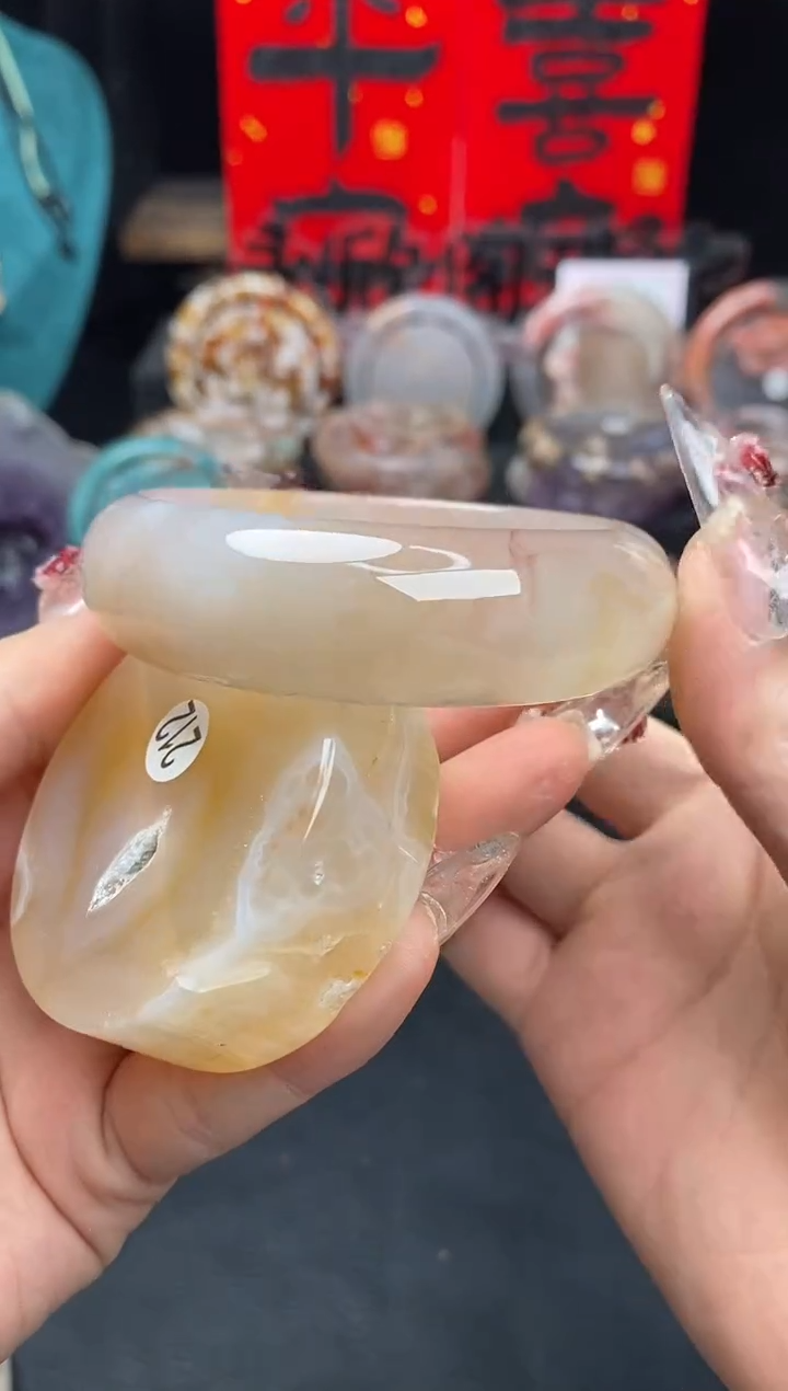 【闪购商品】石英质玉手镯（圆镯）未镶嵌55