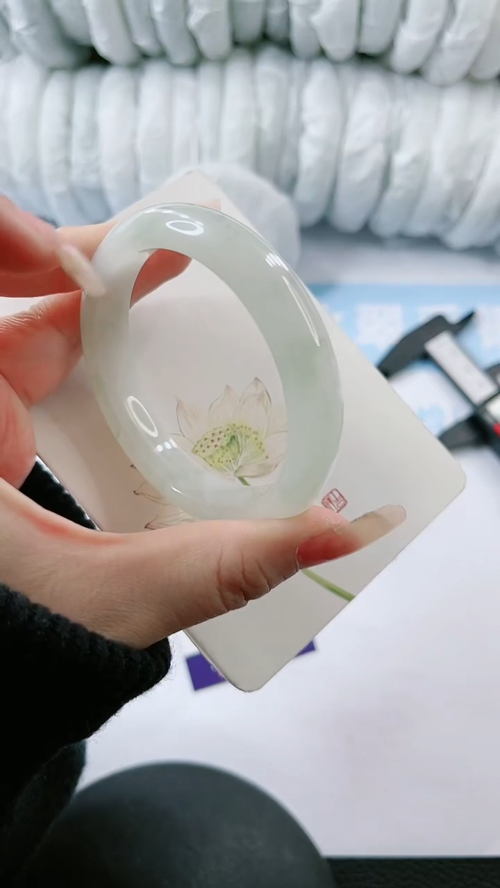 【闪购商品】石英质玉手镯未镶嵌多样性发货L454