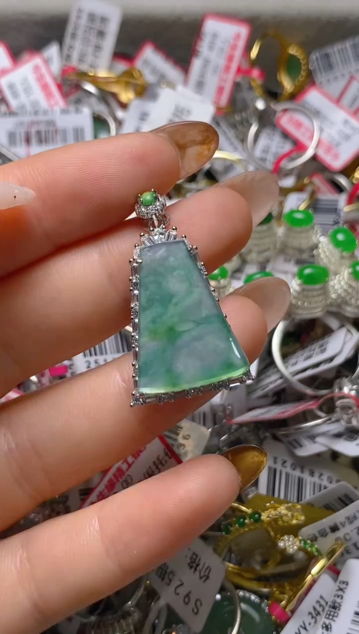 银S925镶嵌戒指翡翠百内无证书