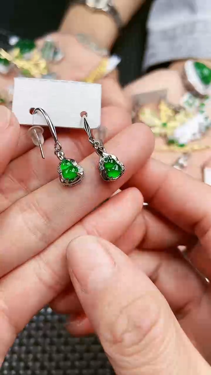 【闪购商品】翡翠耳饰未镶嵌11111111