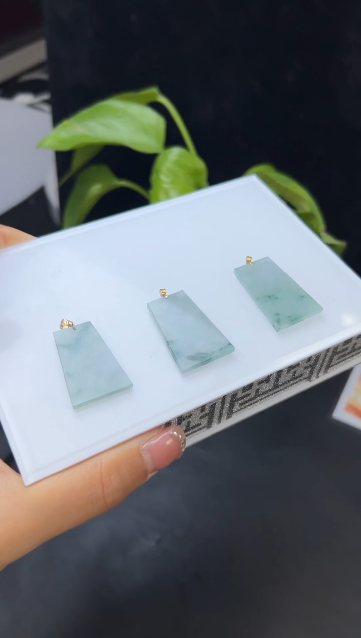 【闪购商品】翡翠颈饰18K金镶嵌001-205072C多样性发一件
