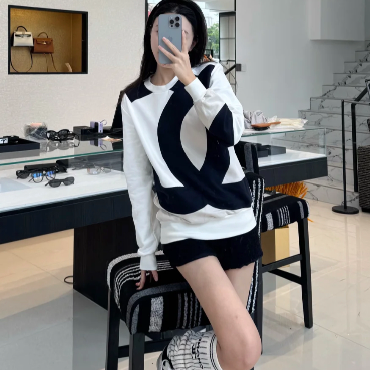 99新 Chanel/香奈儿 18年白色大CC logo套头卫衣上衣外套36码