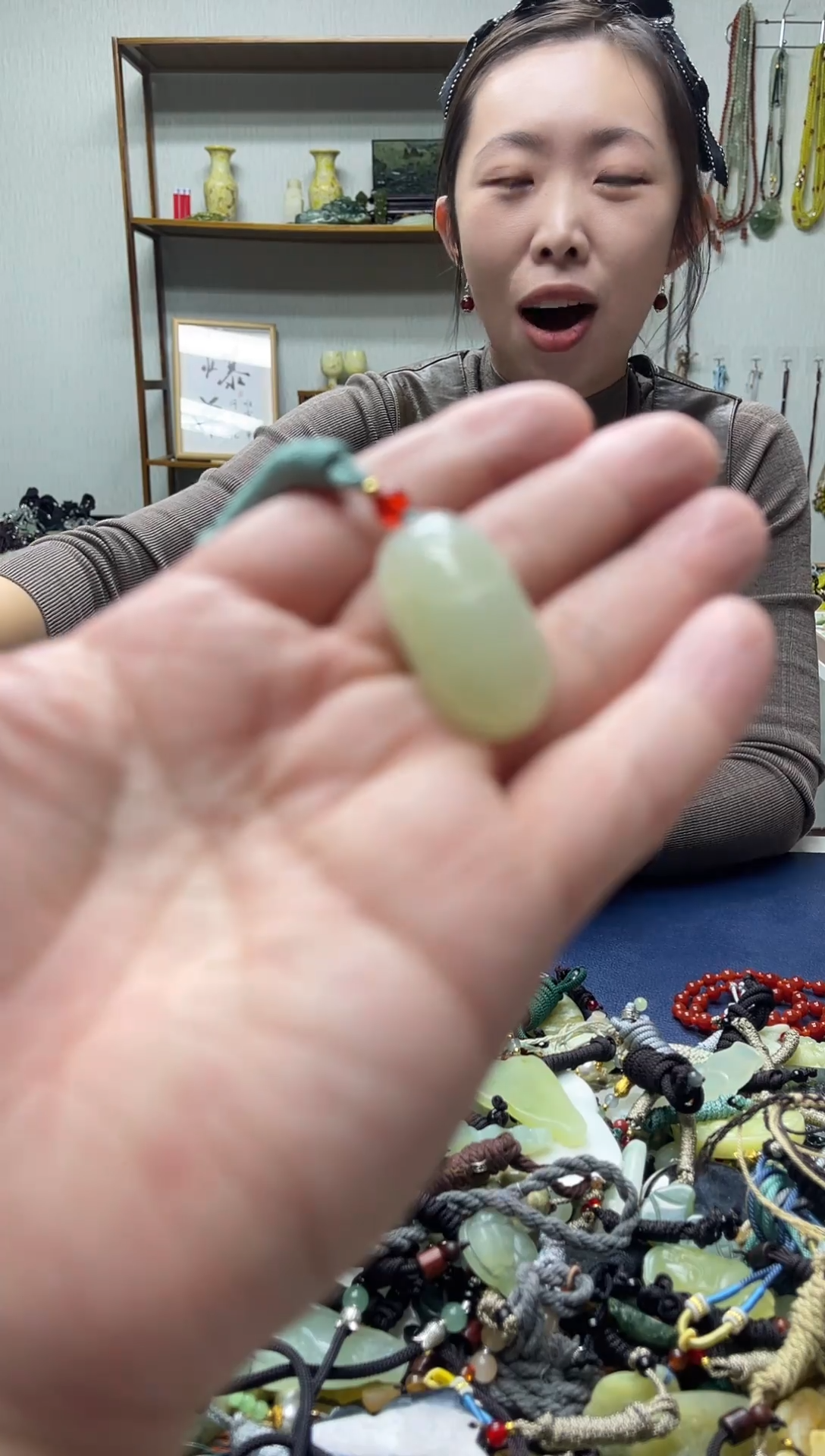 未镶嵌岫玉颈饰`