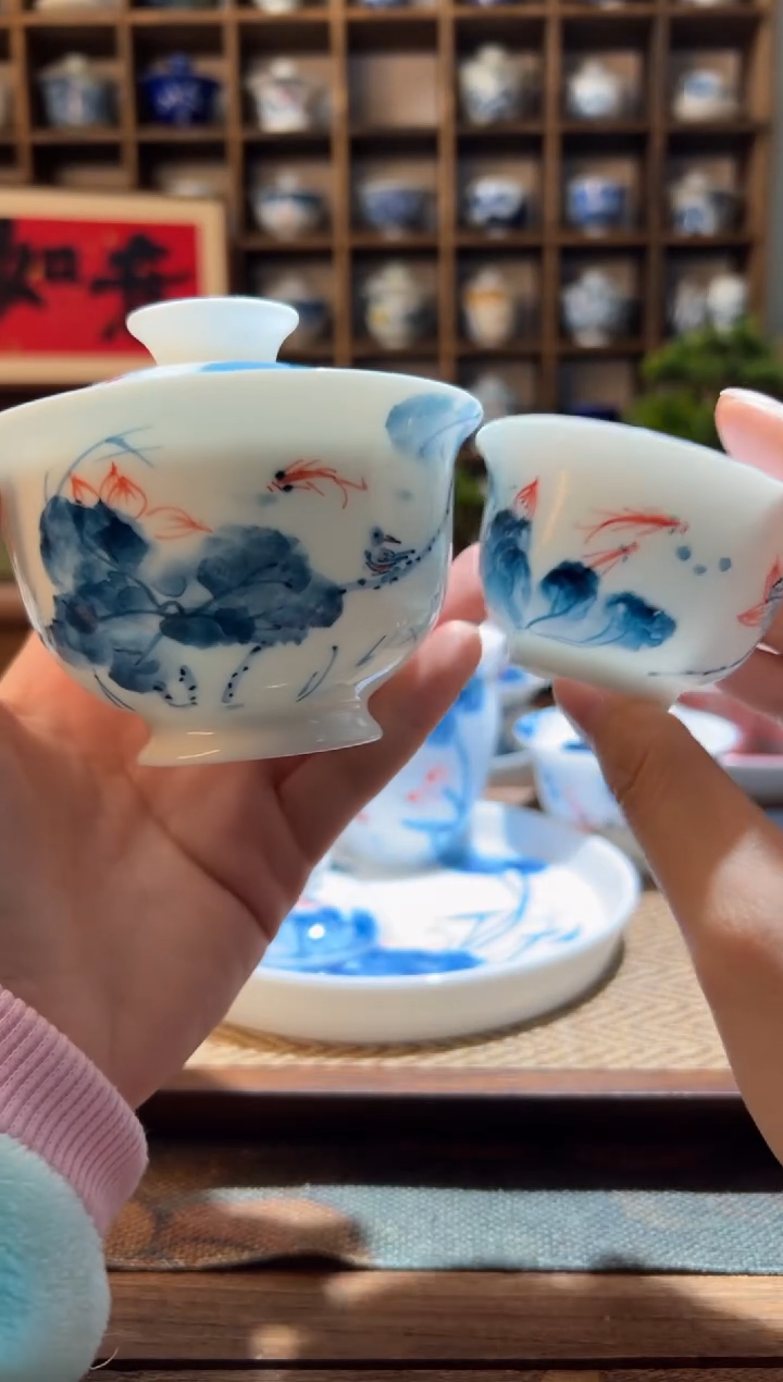 【闪购商品】手绘荷花锦鲤大盖碗+送一杯